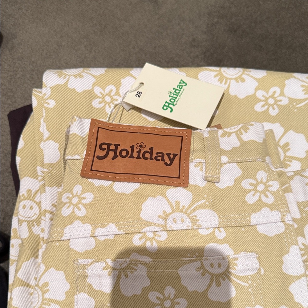 Holiday Floral Print Pants - Cream and White